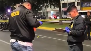 La Policía encontró siete casquillos de bala y cuatro impactos de proyectil en el parabrisas del bus de la línea 21 - Créditos: Captura de pantalla de Exitosa.