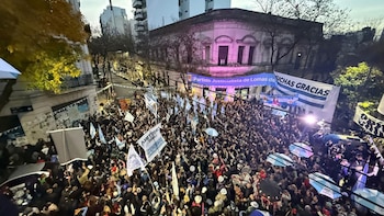 La militancia volvió a concentrarse en San José 1.111