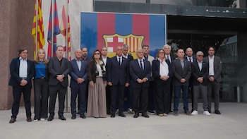 La Junta Directiva del FC Barcelona reitera su confianza en Flick y Sekulic
