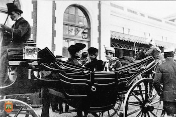 Visita de S.M. el Rey Alfonso XIII, la Infanta Maria Teresa y otras personas de la familia Real, a Burgos (Archivo municipal de Burgos)