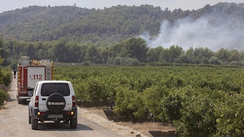 Quinto día del incendio de la Vall d'Uixó: puntos calientes menos intensos y extensos que días pasados