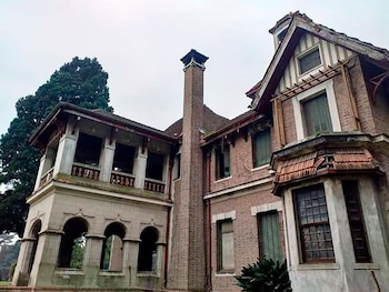 Otra parte de la mansión,