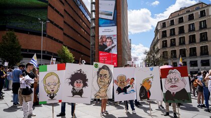 Cientos de personas se manifiestan en Madrid en contra de la ultraderecha y el cónclave de Vox