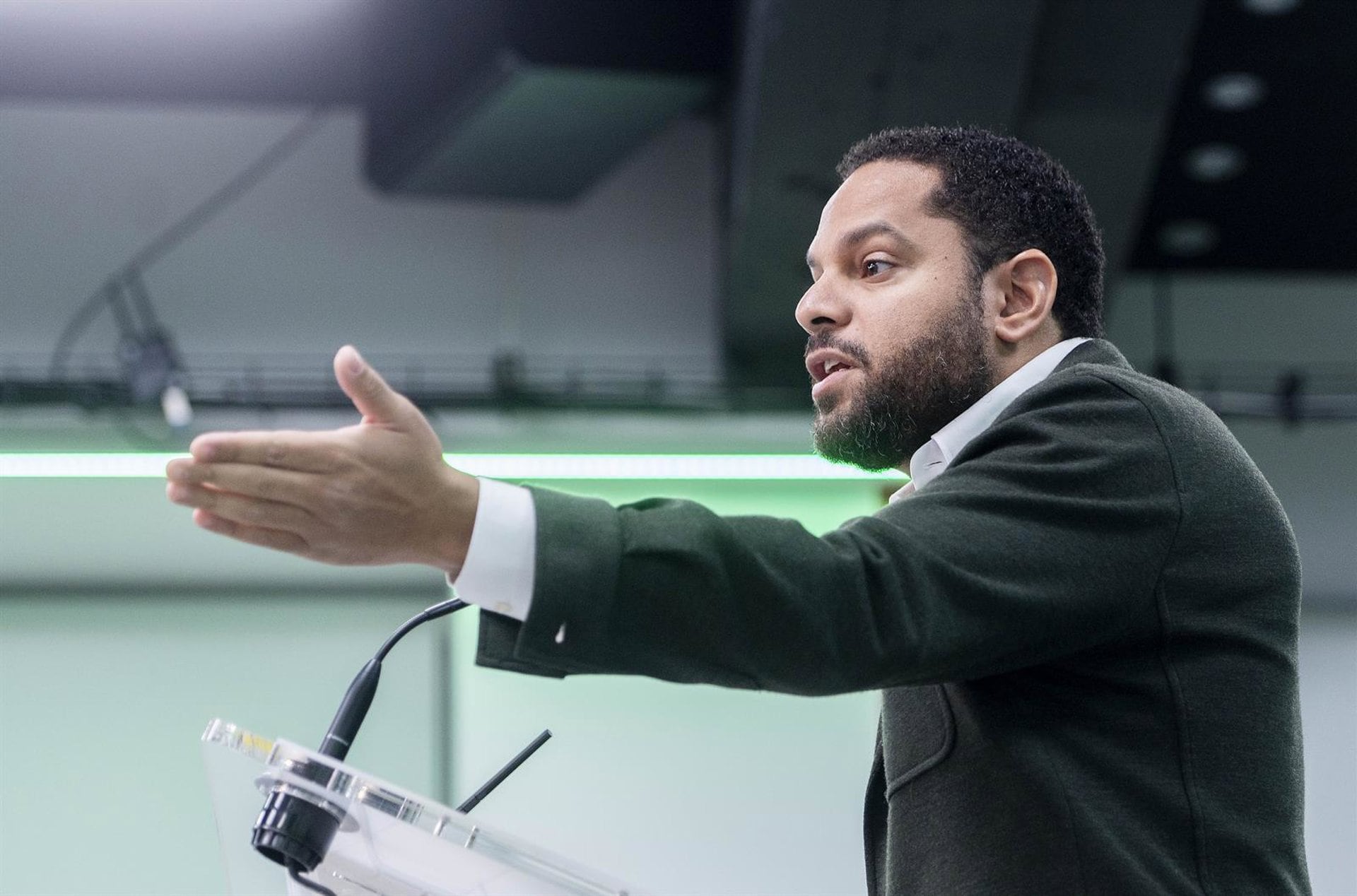 Ignacio Garriga (Vox) critica la «gran estafa» del PP por la reunión prevista entre Sánchez y Feijóo