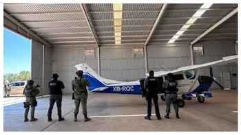 Incautan en hangar avión ultraligero pirata y drogas en Coahuila: pertenecería a Los Rusos, brazo armado de Los Mayos