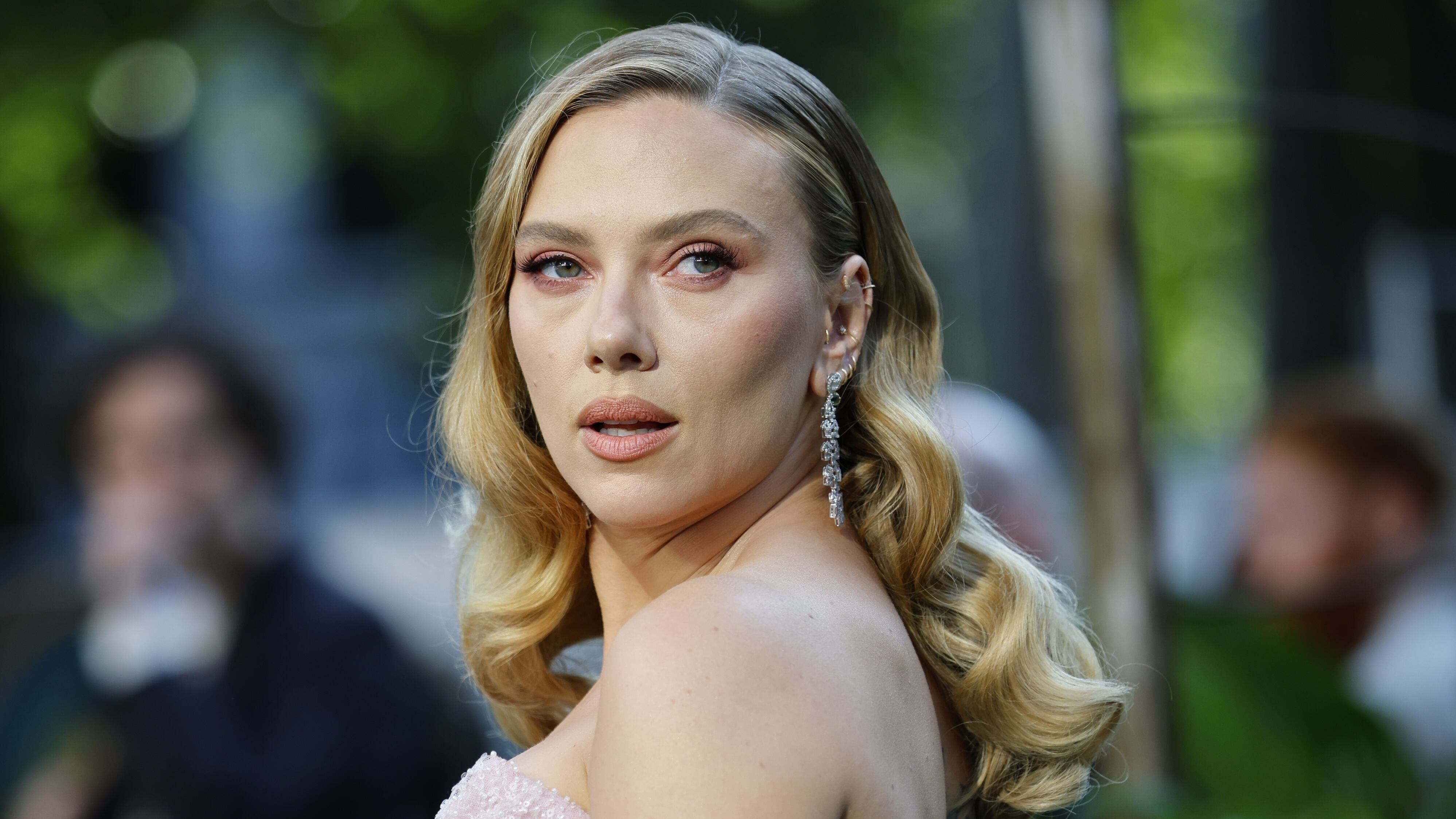Scarlett Johansson  se sintió mocionada porque las personas quisieran contar sus historias. (EFE/TOLGA AKMEN)
