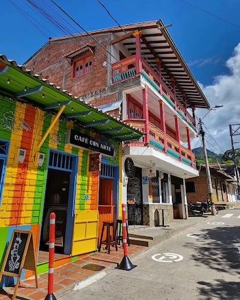 La tasa de fecundidad en Tarso cayó a 0,3 hijos por mujer, la más baja de Antioquia, tras más de una década de descenso sostenido - crédito tarsoantioquiacolombia / Instagram
