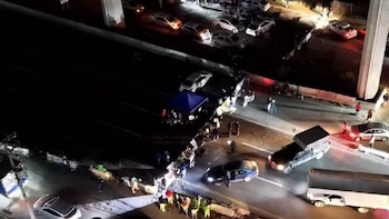Bloquean la autopista México-Toluca en Lerma: colectivos exigen avances en búsqueda de desaparecidos