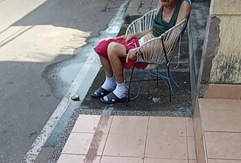 Mientras lucha por su salud