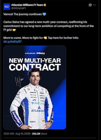 Un tuit del equipo Williams F1 que anuncia el nuevo contrato de Carlos Sainz; una imagen de Sainz con su traje de piloto y el texto "Nuevo Contrato Plurianual"