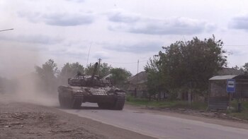 Un tanque ruso entrando a