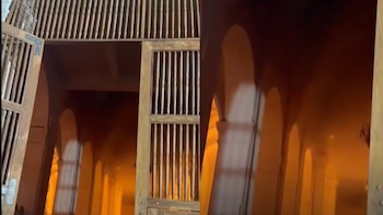 Incendio en la Catedral Basílica de Santa Marta en pleno Jueves Santo: no se reportaron personas lesionadas