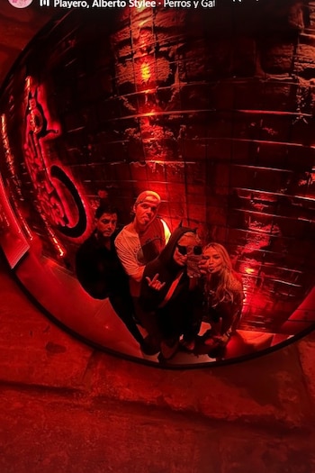 Karol G dio apertura a sus negocios en Medellín - crédito @karolg/IG