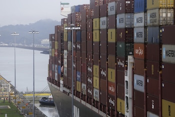 El registro panameño mantiene el mayor número de embarcaciones mercantes del mundo y constituye uno de los pilares de la plataforma logística nacional. EFE/ Carlos Lemos