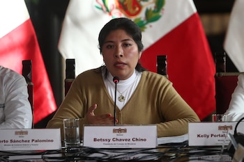 Betssy Chávez permanece bajo asilo