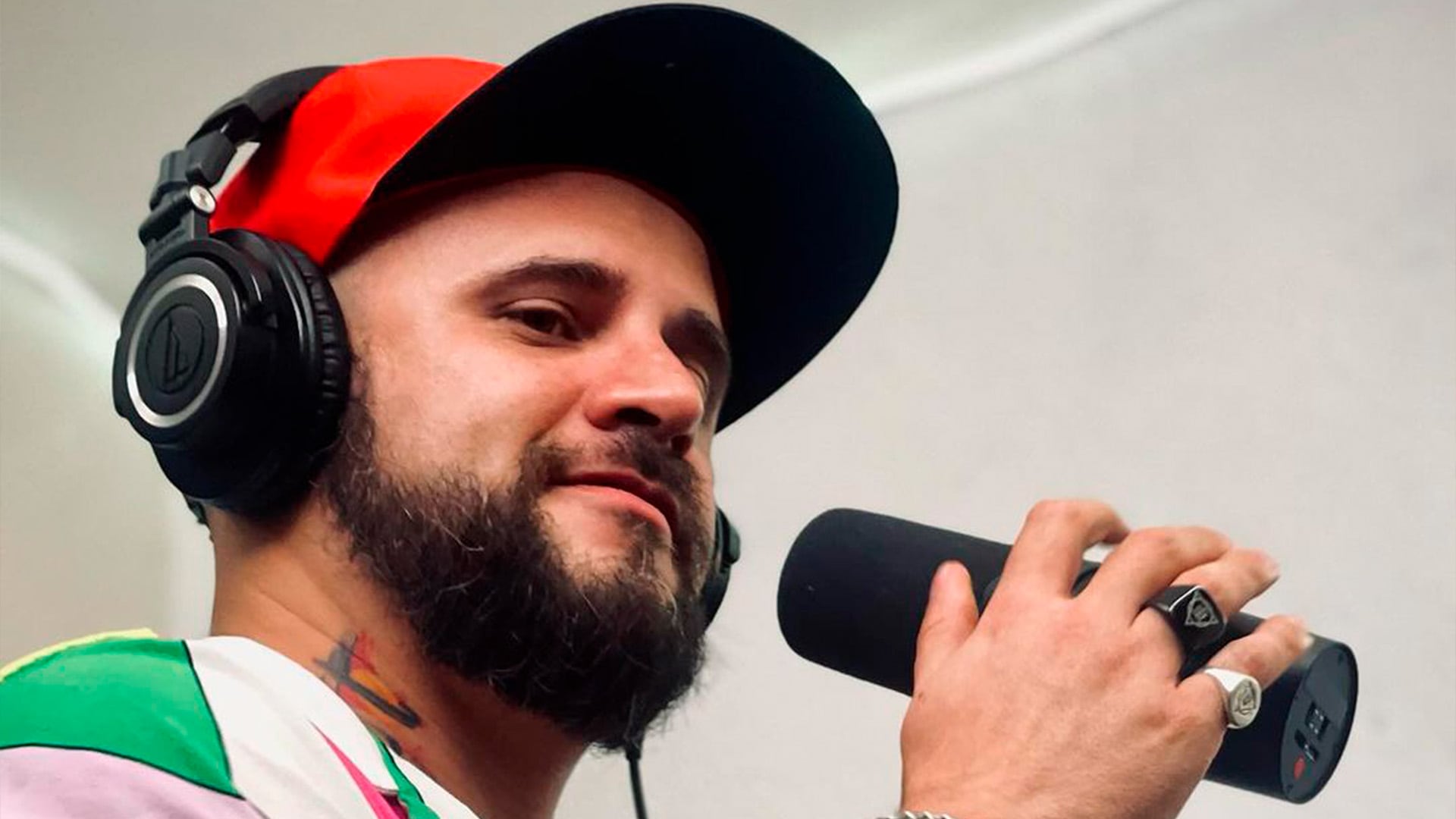 El Temach asegura que le habla a hombres vulnerables y no está fundando ninguna secta CRÉDITO: (Instagram/@eltemach)