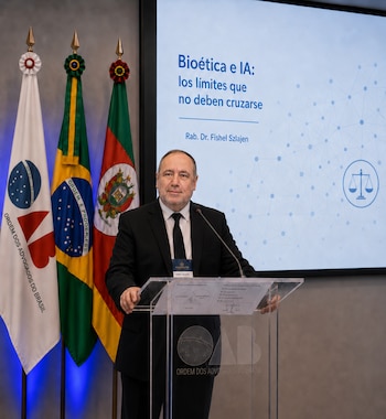 Rab. Dr. Fishel Szlajen proponiendo en la OAB una arquitectura ética para la IA
