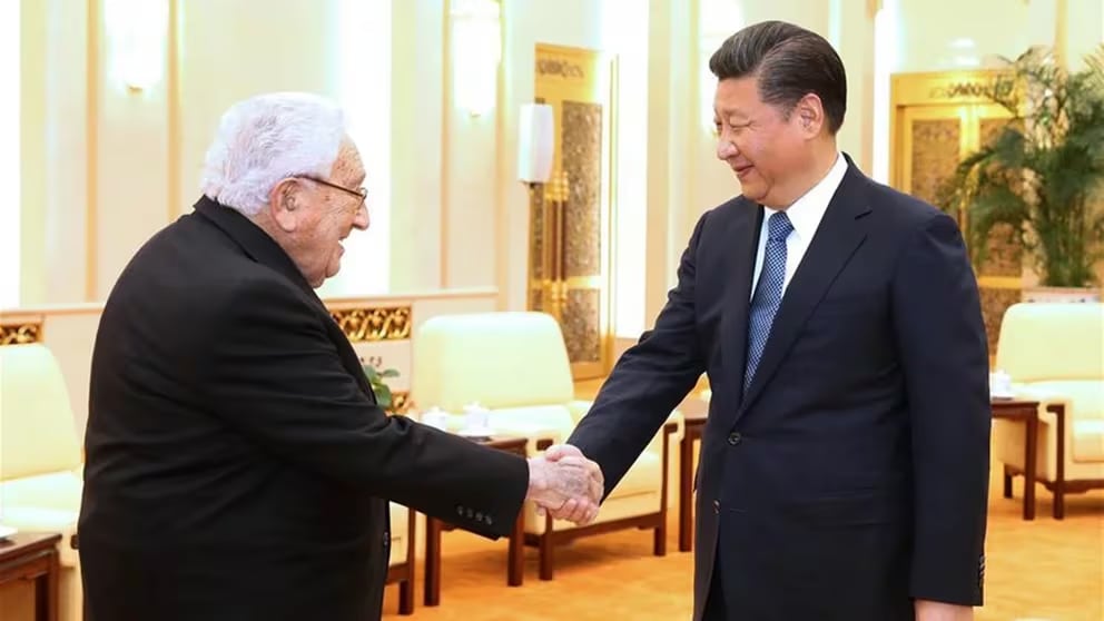 Henry Kissinger, durante una reunión con el líder chino, Xi Jinping