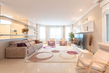 El moderno y cuidado salón