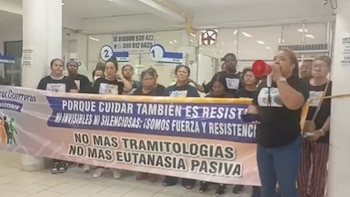 Afiliados a Emssanar protestan en