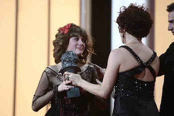 CAMINO TRIUNFA EN LA ENTREGA