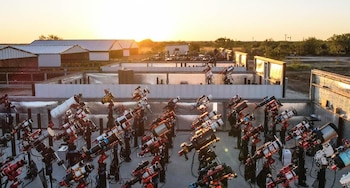 Un rancho de Texas cerca de Rockwood se convirtió en un centro de observación astronómica para aficionados que buscan cielos oscuros lejos de la contaminación lumínica (Observatorios Starfront)