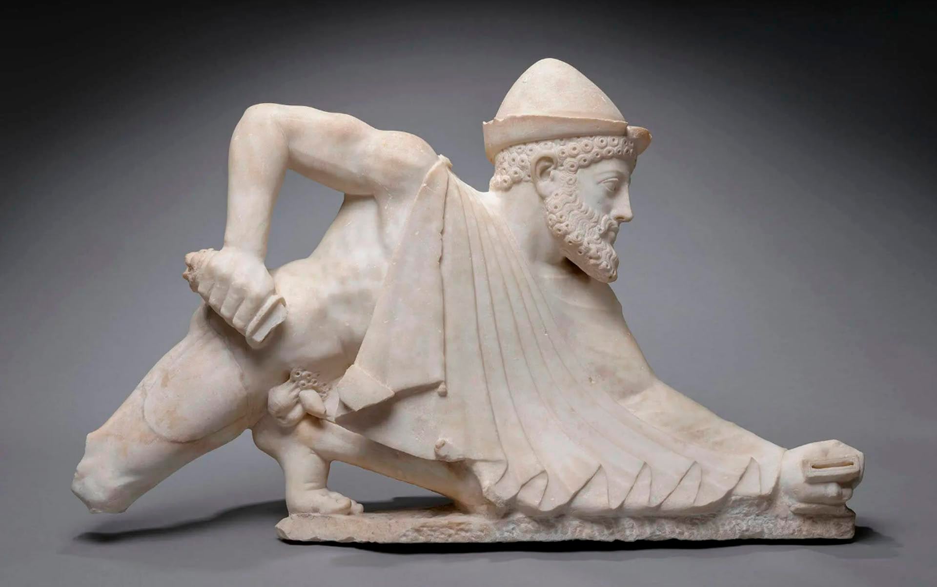 Una estatua de Odiseo que parece mostrarlo durante la Guerra de Troya