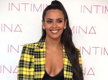 26/11/2020 Cristina Pedroche alza la