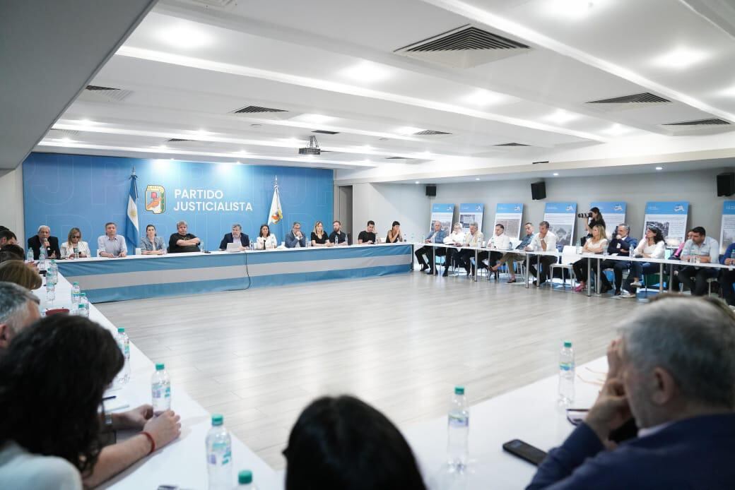 En el encuentro justicialista se trataron varios temas y el pedido de contener los bloques fue uno de los más importantes
