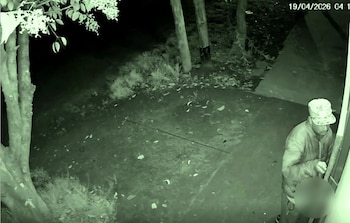 La denuncia por acoso sexual en San Francisco Solano generó alarma tras difundirse las imágenes del acusado intentando ingresar a la vivienda (Captura de video)