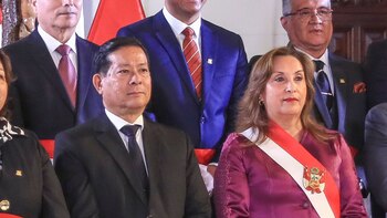 Seis ministros se van de