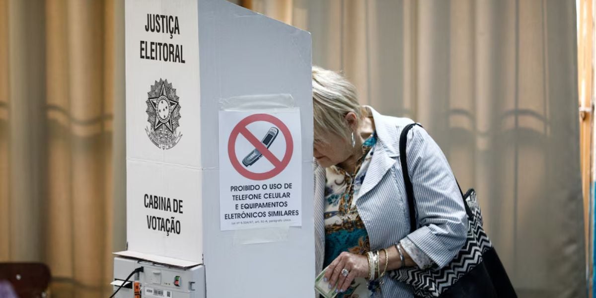 Cerca de 158 millones de brasileños están convocados para las elecciones de este domingo (REUTERS/Diego Vara)