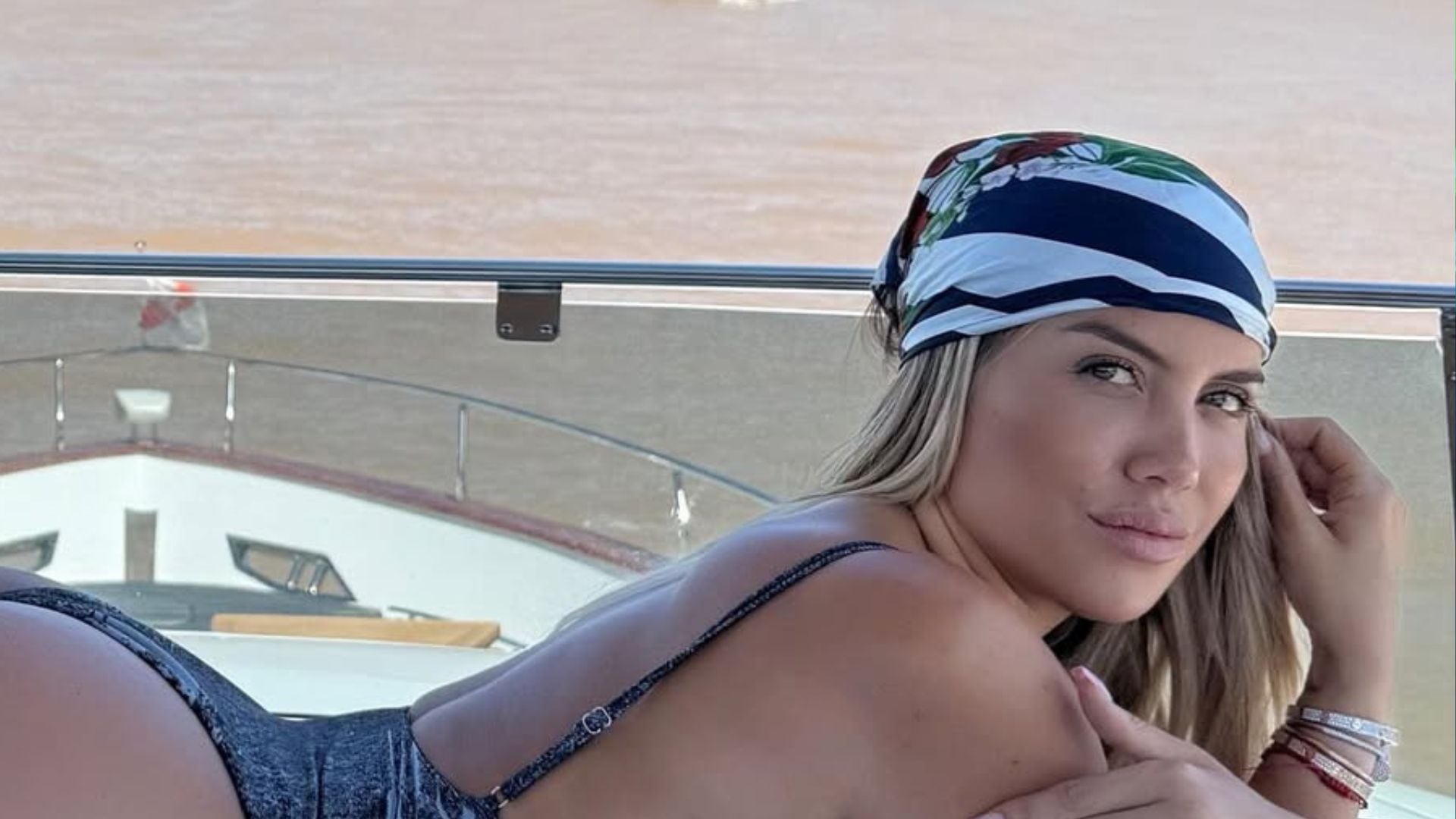 A pocas horas de su llegada, Wanda acaparó las miradas con el look que eligió para la playa (Instagram)