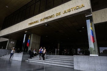 Fotografía de archivo de la entrada principal a la sede del Tribunal Supremo de Justicia (TSJ) de Venezuela, en Caracas
EFE/Cristian Hernández