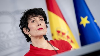 Elma Saiz elude responder si Begoña Gómez irá en las listas del PSOE: "Ni confirmo ni desmiento, no me corresponde"