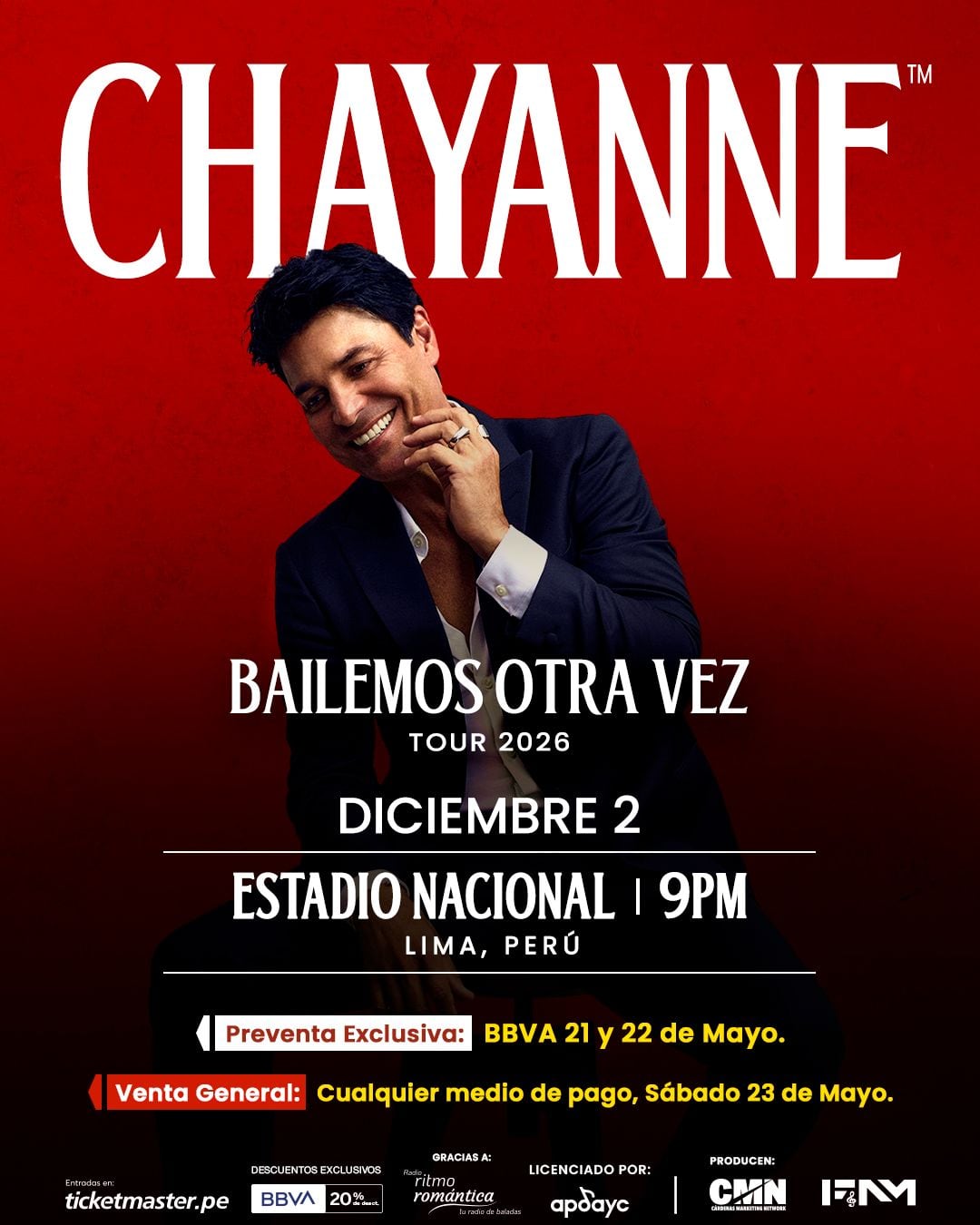 El icónico cantante Chayanne sonríe en el póster oficial de su gira