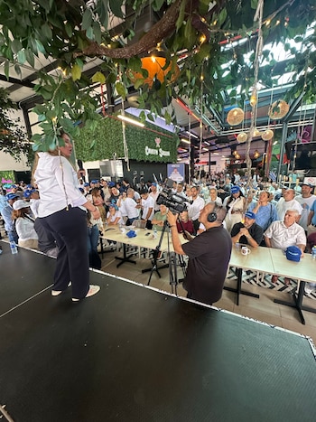 La precandidata presidencial se dirigió