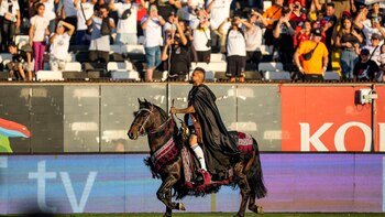 arturo vidal presentacion colo colo portada