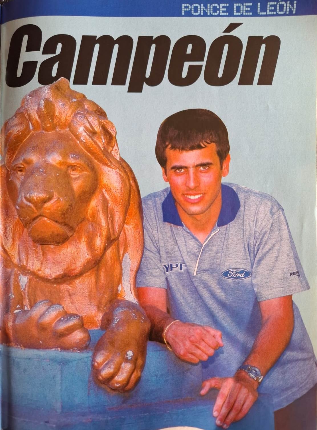 Gabriel Ponce de León en una producción de Revista CORSA en 2001. En ese momento fue el campeón más joven del Turismo Competición 2000