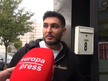 06/10/2026 Omar Montes, desbordado por la presión mediática por su conflicto con Rocío Muñoz.
Omar Montes continúa en el foco mediático en medio de la polémica que en las últimas semanas ha protagonizado con algunas de sus exparejas. Primero fue Nuria Hidalgo, madre de su hijo mayor, quien llevó sus diferencias con el cantante a los tribunales y obtuvo una sentencia favorable. Ahora, es Rocío Muñoz quien ha vuelto a situarle en el centro de la actualidad tras anunciar nuevas acciones legales contra él.
EUROPA ESPAÑA SOCIEDAD