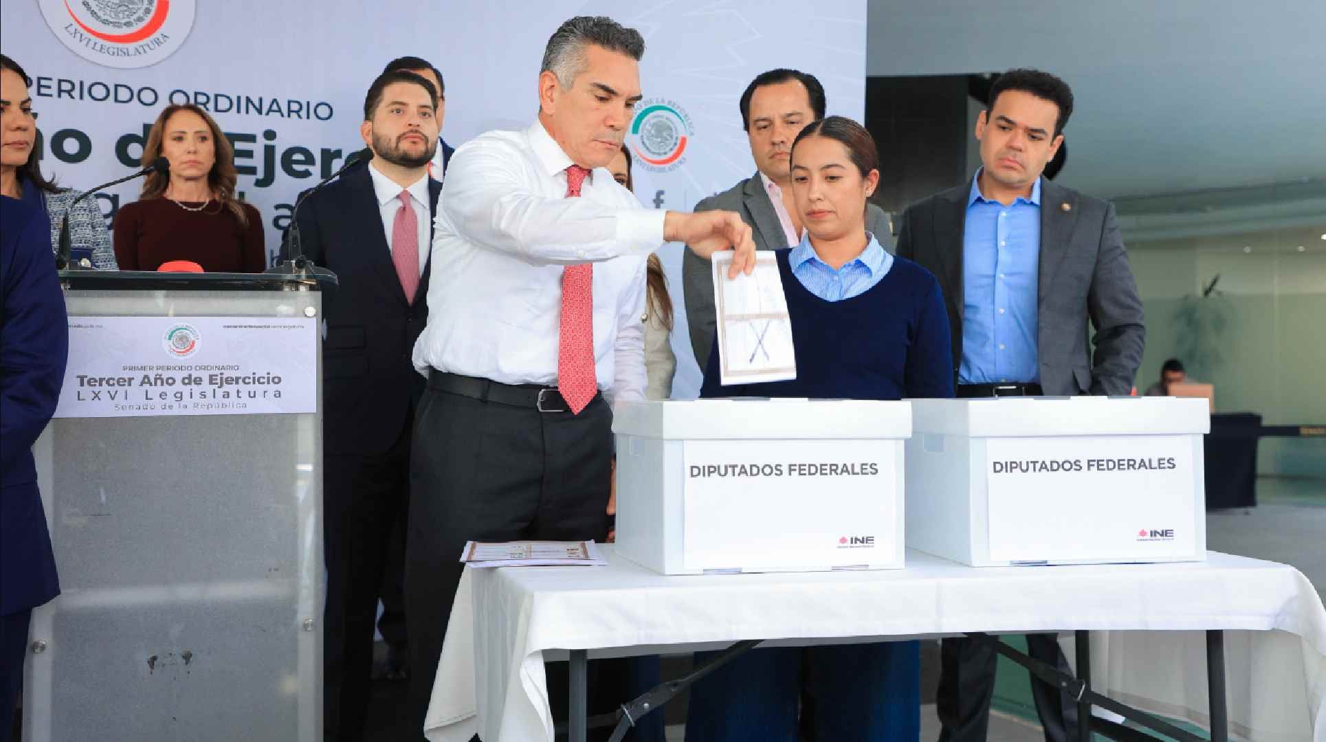 El líder nacional del PRI, Alejandro Moreno, advirtió que las boletas