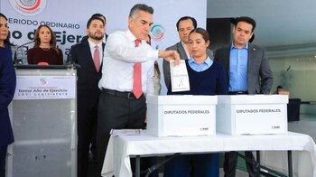 El líder nacional del PRI, Alejandro Moreno, advirtió que las boletas "planchadas" pueden dar paso a un fraude electoral.
Crédito: X/ @alitomorenoc