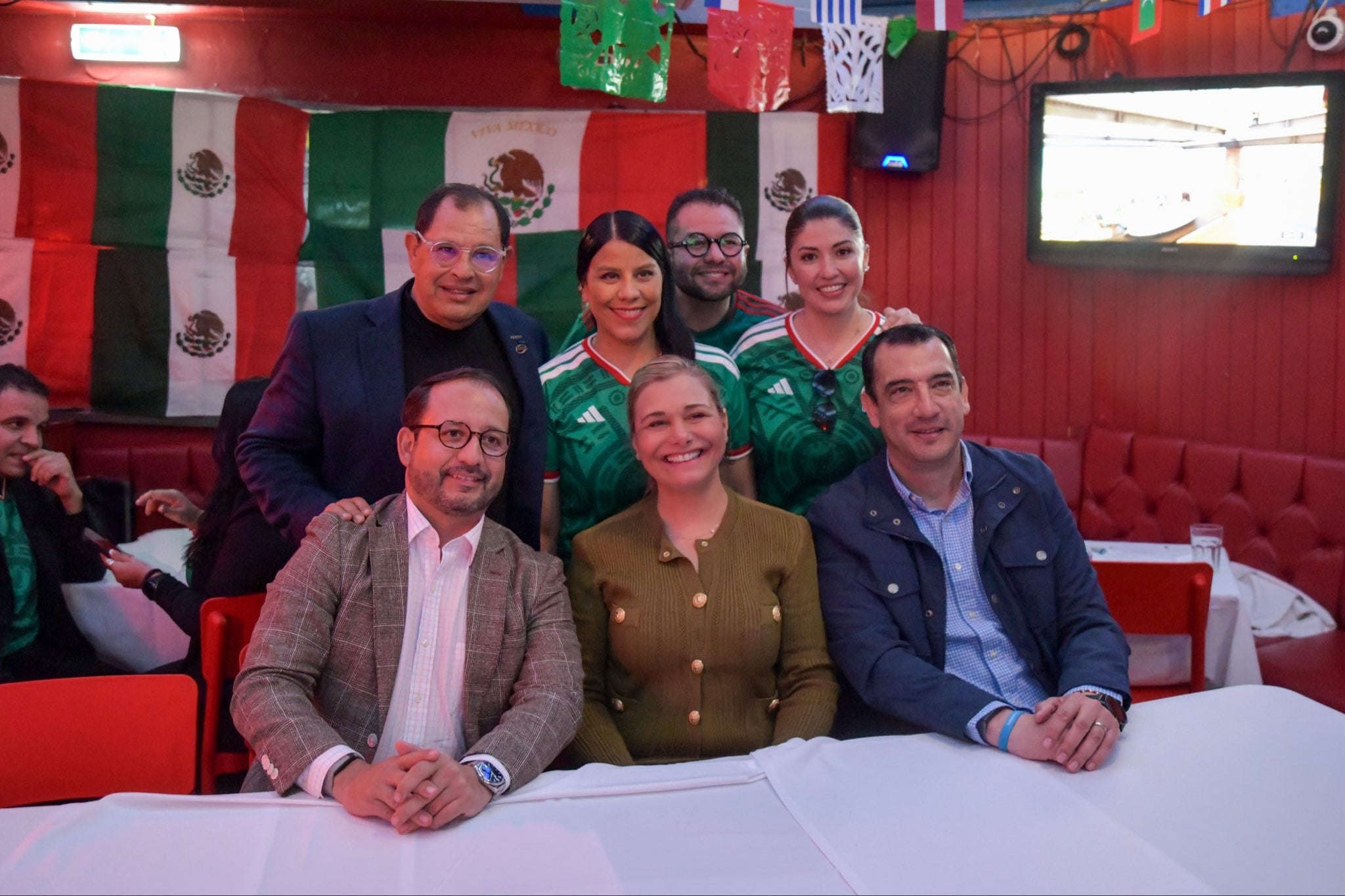 En medio del caso CIA, Maru Campos viaja a Londres por inversión aeroespacial