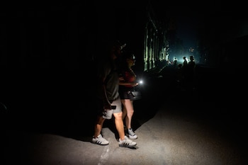 La Unión Eléctrica informó que el 55 % de Cuba tendrá cortes de energía en el horario de mayor demanda. (AP/ARCHIVO)