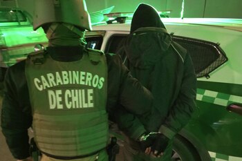 Un detenido por un agente