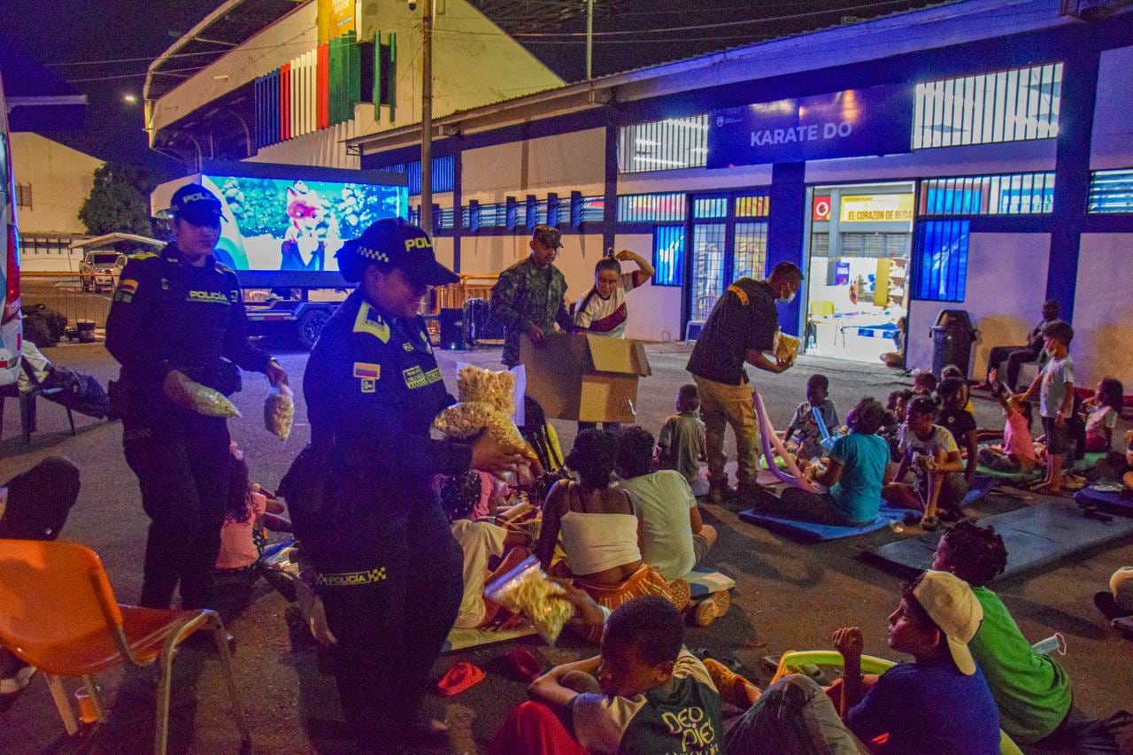 Ejercito, Defensoría y Policía contribuyen al bienestar de los niños en los albergues de Cali - crédito Ejército Nacional