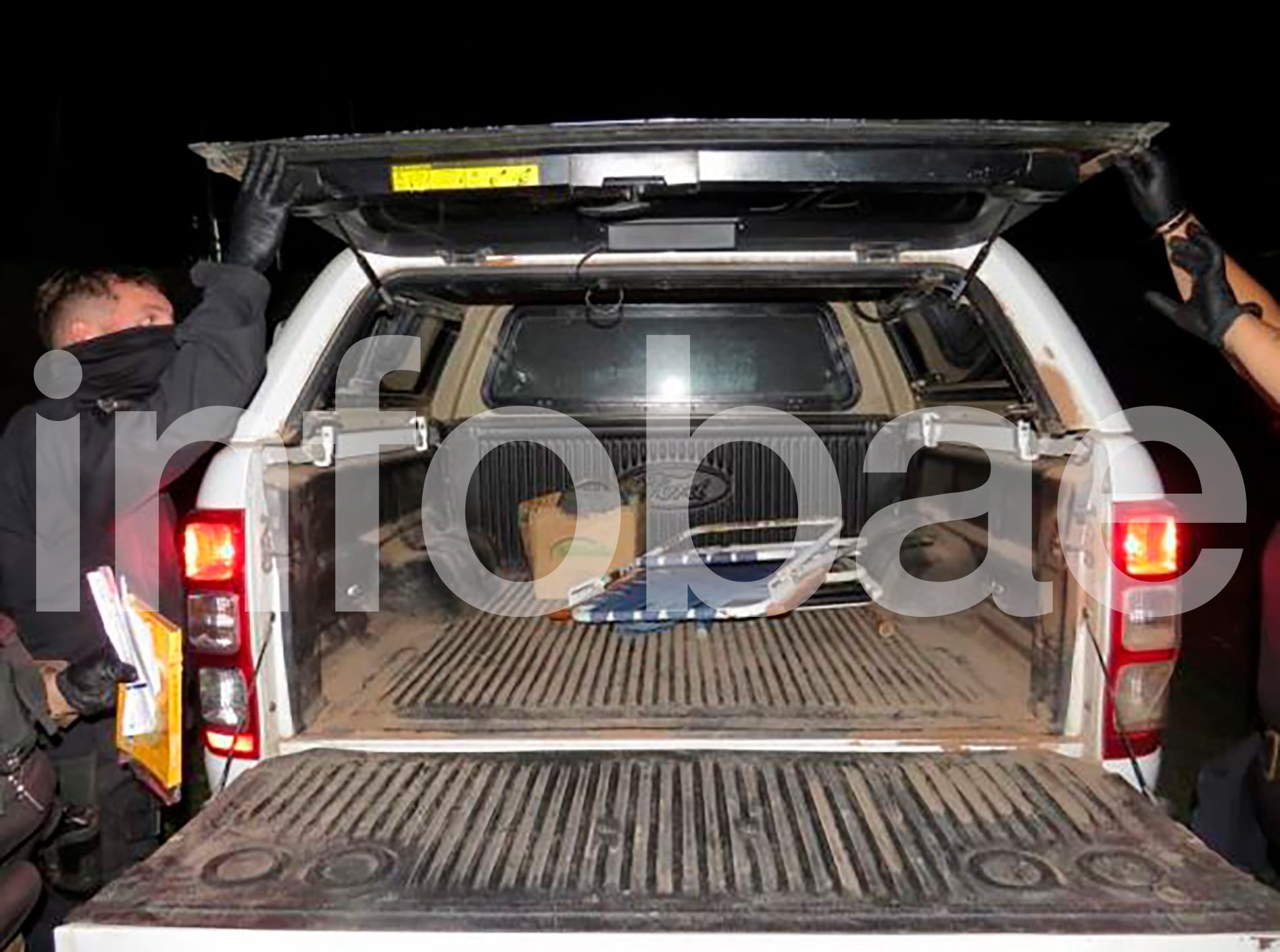 La camioneta de María Victoria Caillava y Carlos Pérez al momento de las pericias