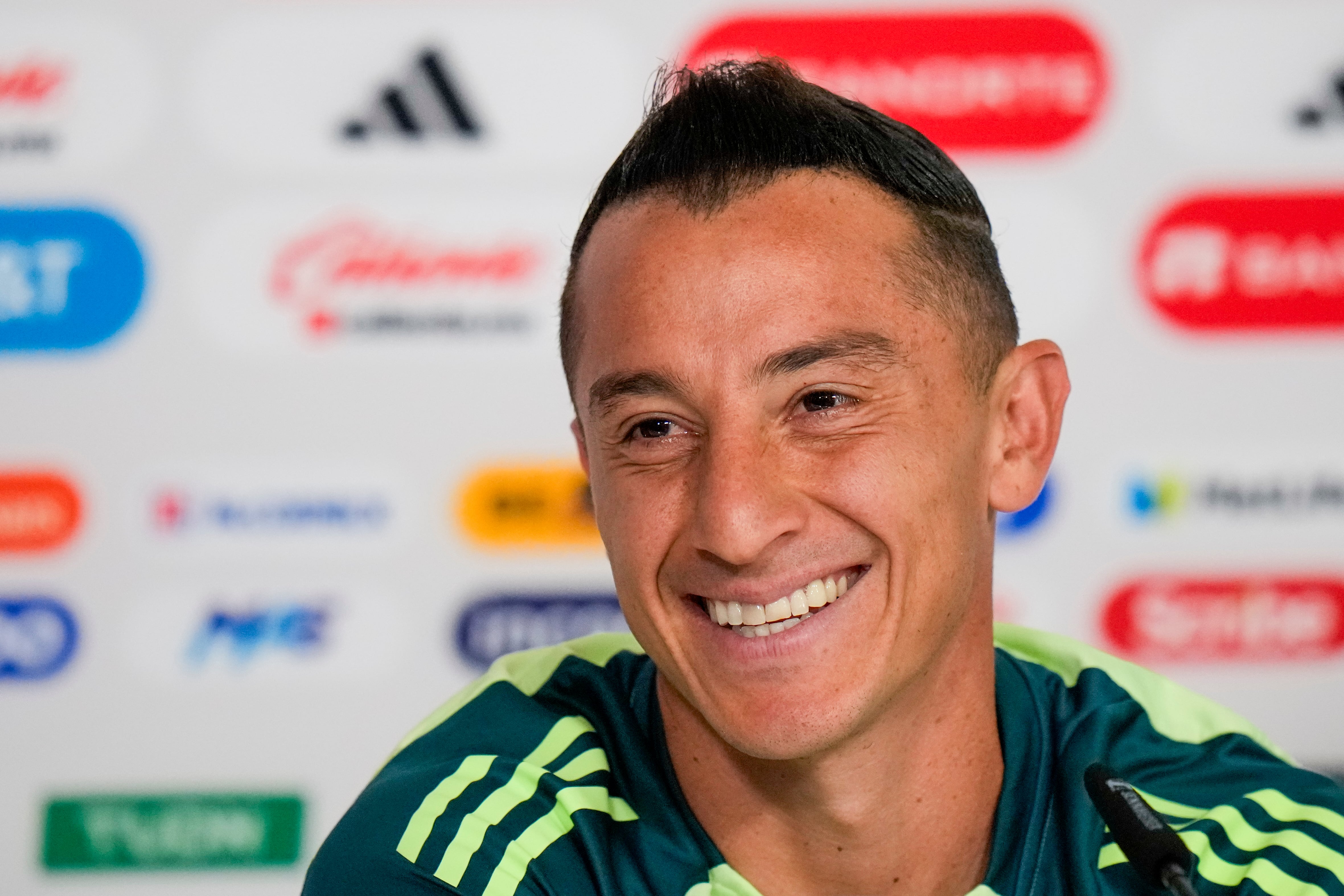 Andrés Guardado adelanta que está cerca de trabajar con Rafa Márquez en el Tri (AP Foto/Eduardo Verdugo)