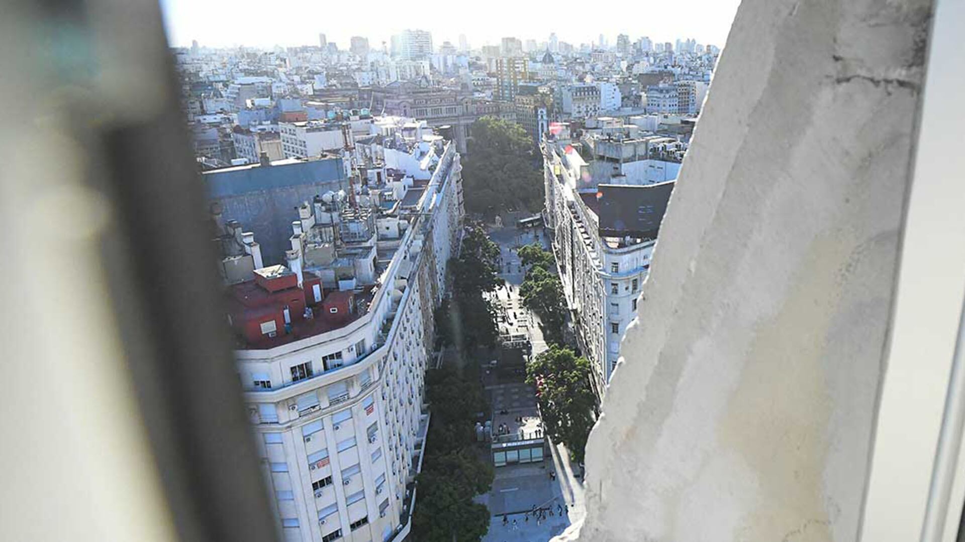 Otra perspectiva desde una de las ventanas en la cima del Obelisco