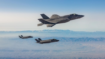 Cazas israelíes en una misión,